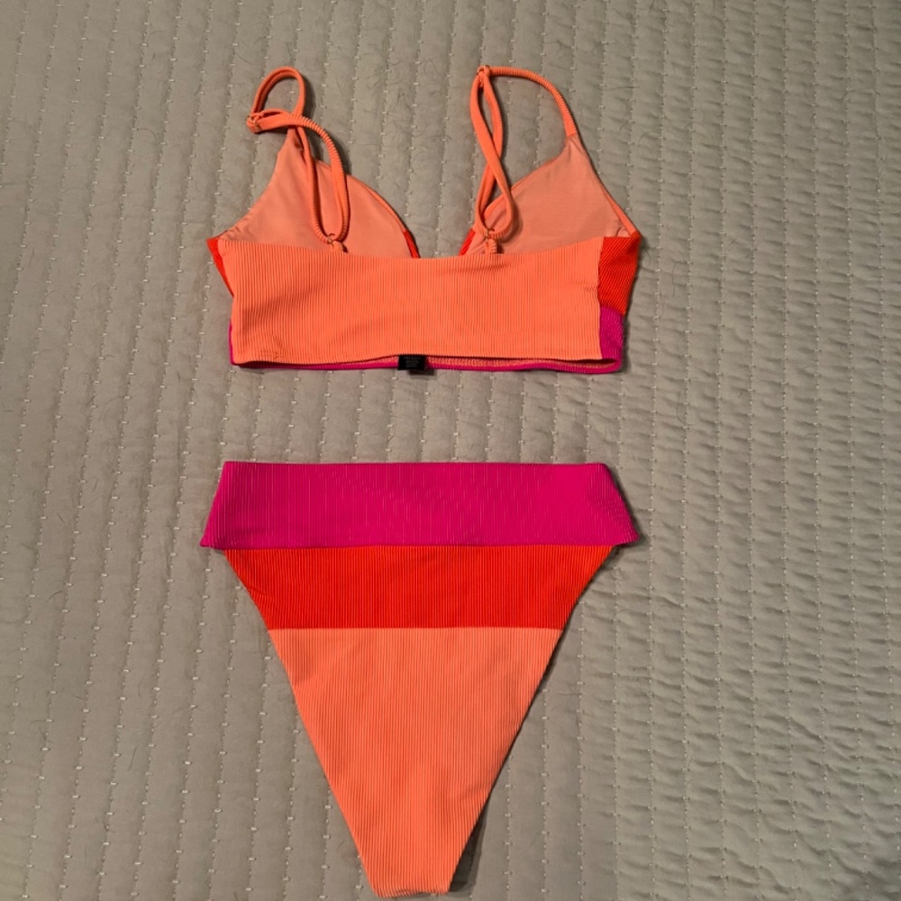 Beach Riot Size Small - Picture 4 of 4